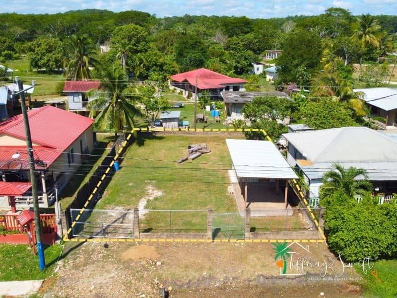 Prime Residential/Commercial Lot for Sale in Beautiful Bullet Tree Falls Village, Cayo District, Belize — Bullet Tree Falls, Belize