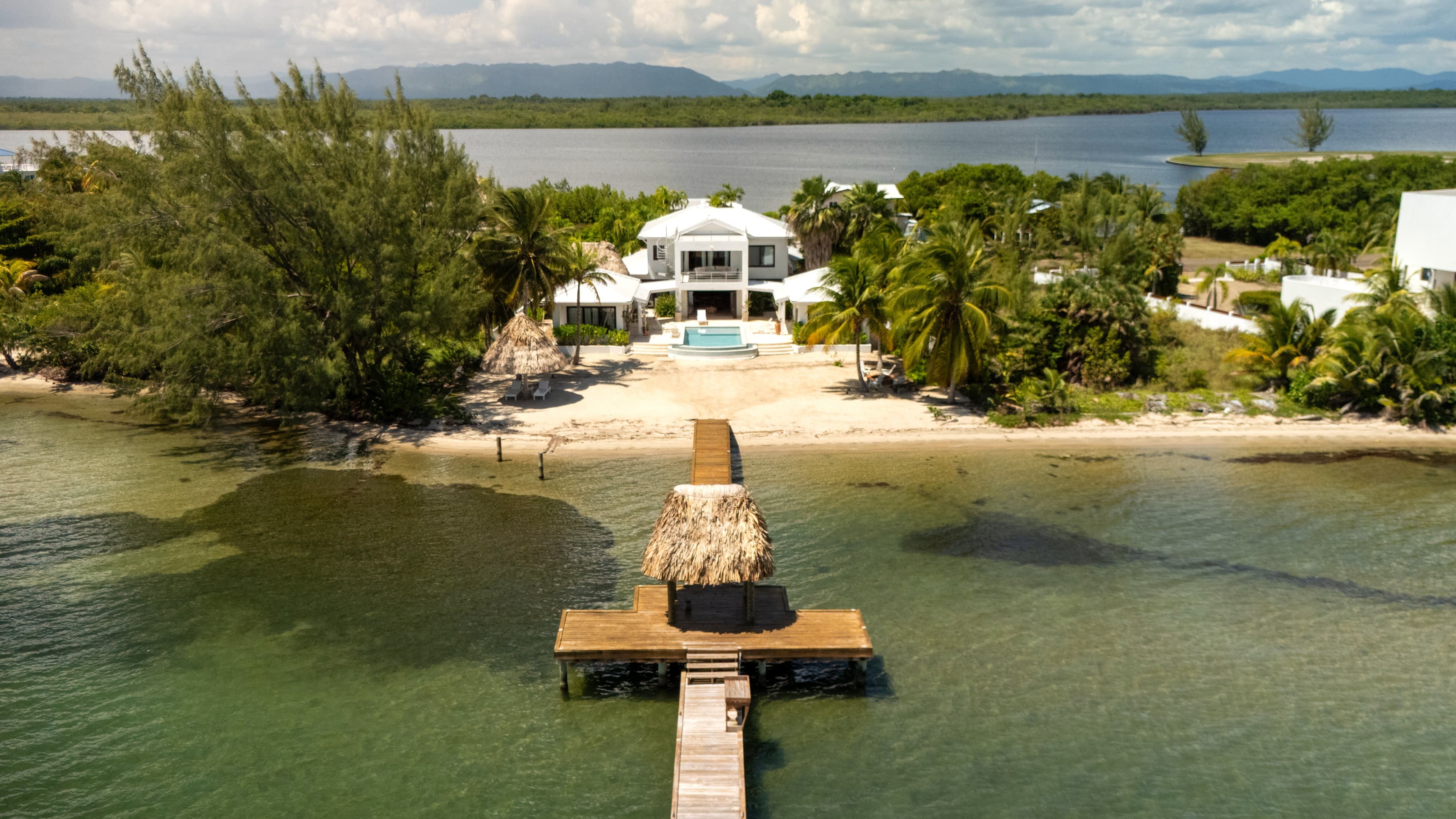 Luxurious Family Villa on the Caribbean Sea — photo 1 of 35