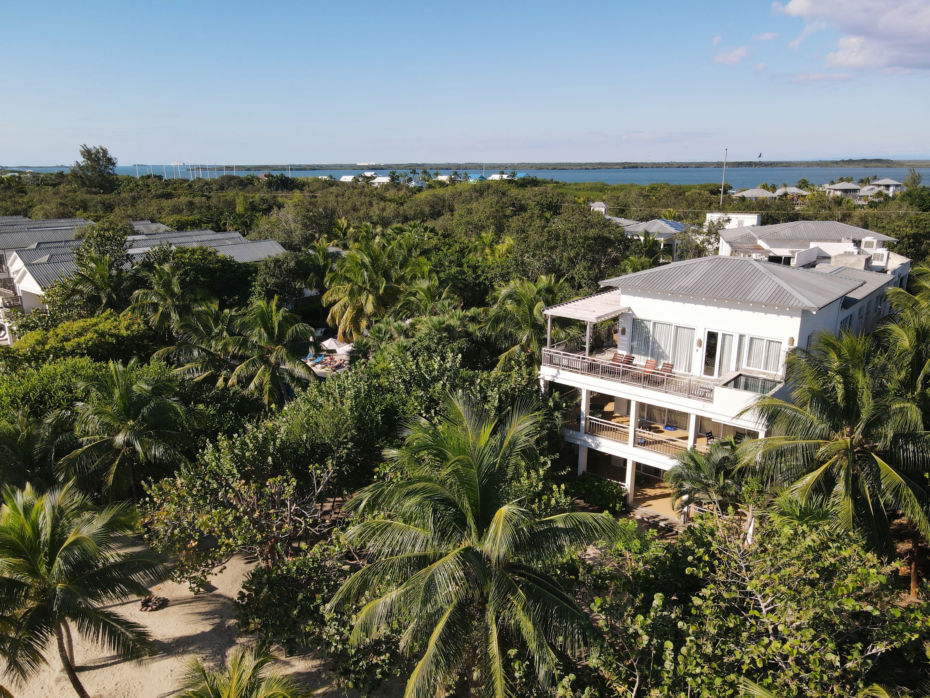 Opulent Penthouse Placencia Peninsula — photo 1 of 38
