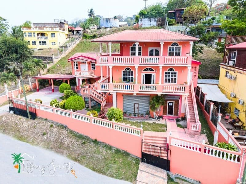 Prime San Ignacio Property: Stunning 3-Bedroom Home with Income Generation and Business Potential — photo 1 of 11
