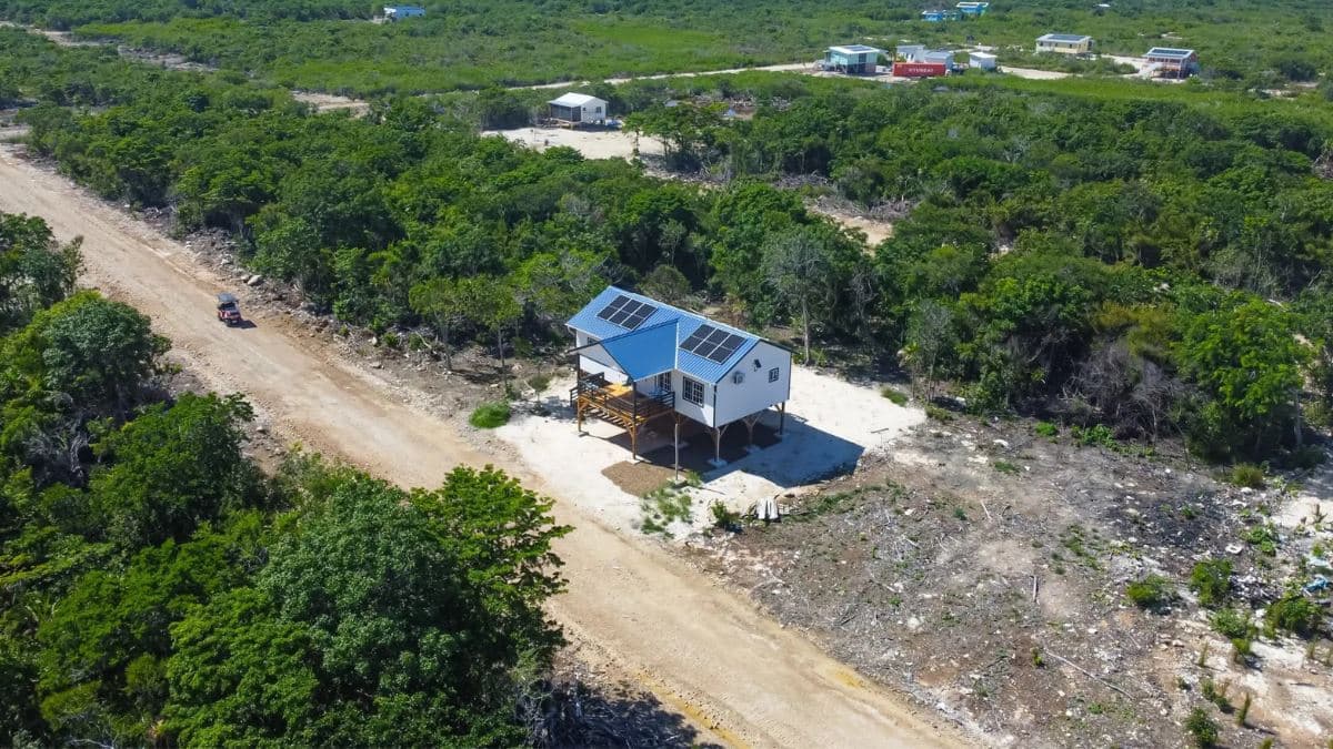 2 Bedroom sustainable Home near Secret Beach, Belize — photo 1 of 16
