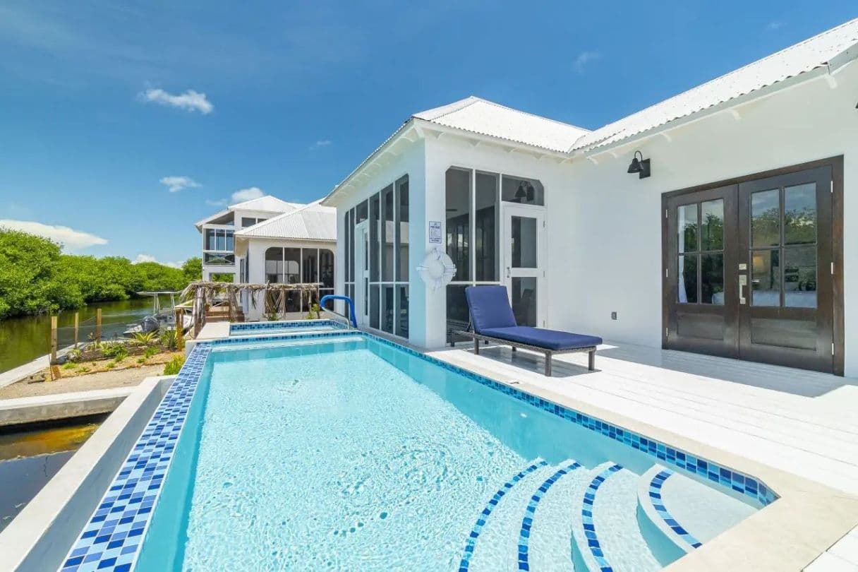 2 Bedroom Waterfront House with Pool & Hot Tub in San Pedro — photo 1 of 14