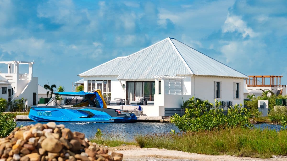 Mahogany Bay Canal-Front Property Belize — photo 1 of 21