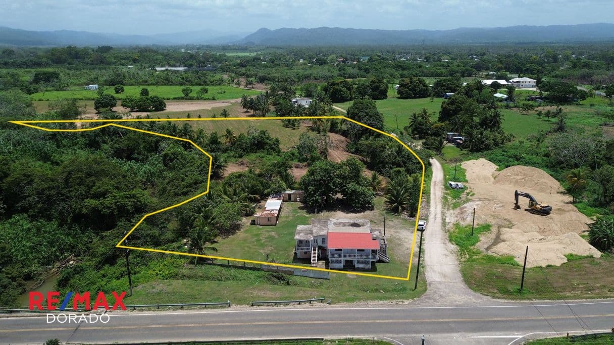 3.47 Acres with Fixer Upper Home & Commercial Space – Hope Creek Village, Stann Creek — photo 1 of 11