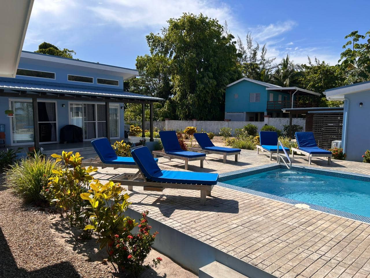 Cluster of 3 Beach front house — Placencia, Belize