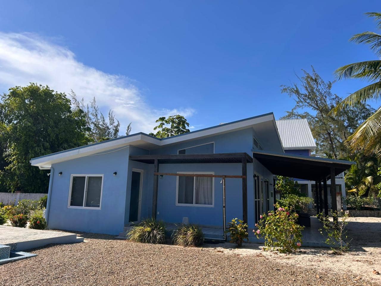 Three house beach front Money Earner — Placencia, Belize