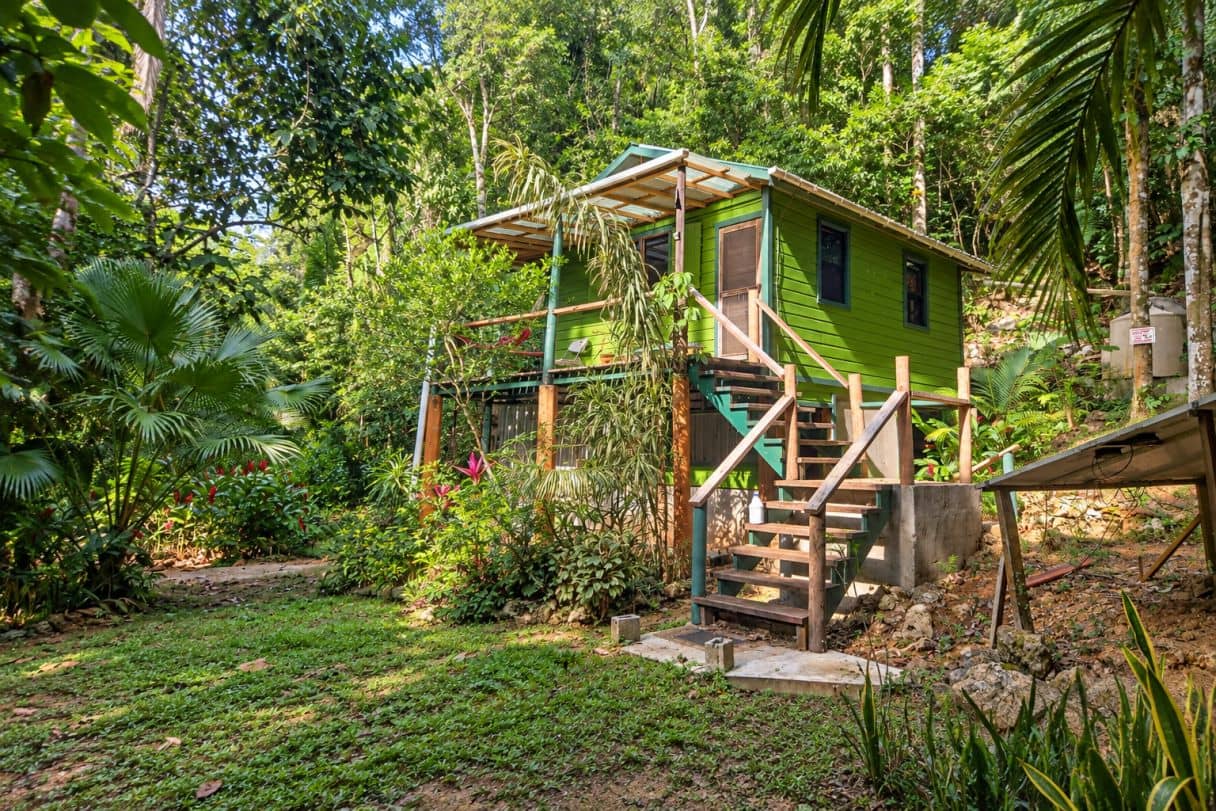 Off-Grid Jungle Retreat, Lot #4 Water Hole Area, Cayo District — Benque Viejo del Carmen, Belize