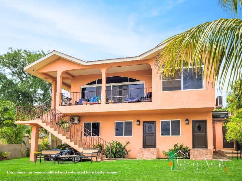 Three Bedroom Home + Three Income Generating Guest Apartments near downtown San Ignacio, Belize — San Ignacio, Belize