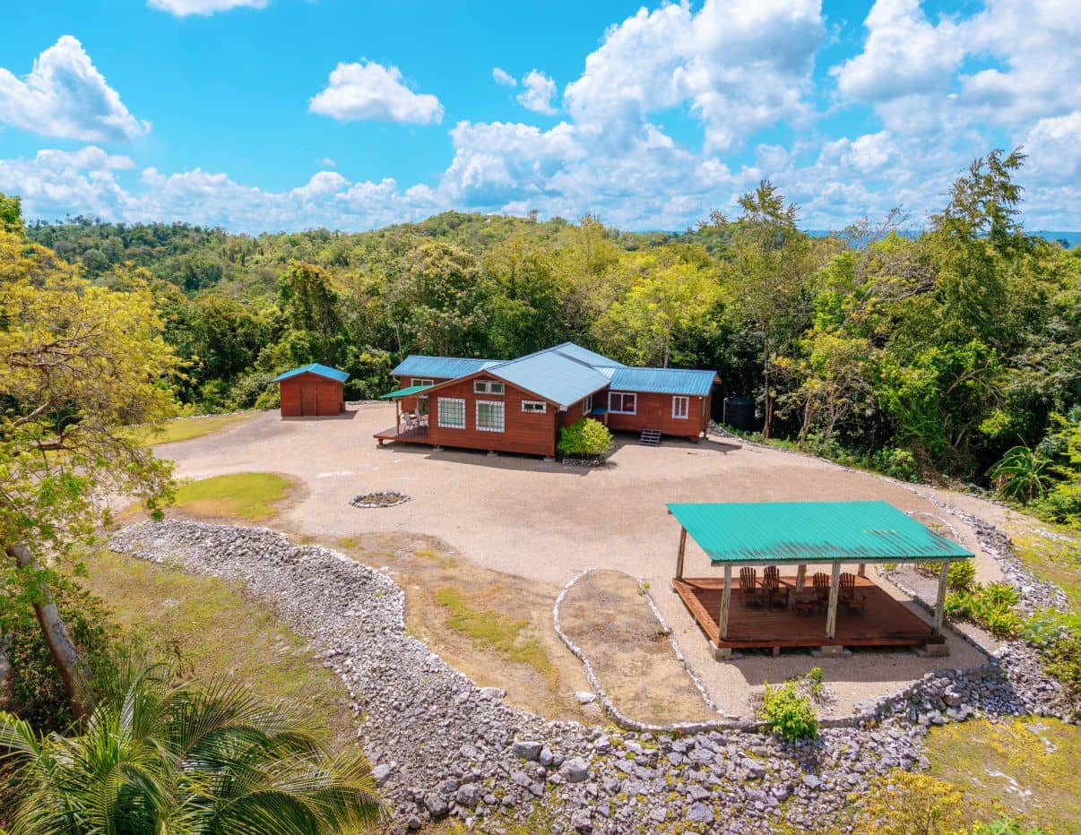 Move-In Ready Hilltop Two Bedroom Home with Guest Cottage on 1.4 Acres – Floral Park, Cayo District, Belize — San Ignacio, Belize