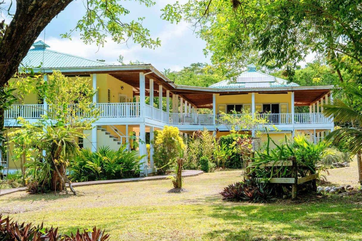 The Summerhouse, 52.5-Acre Private Off-Grid Estate with 3-Bedroom Home, Pool & Pond – Near San Ignacio, Cayo — Chial, Belize