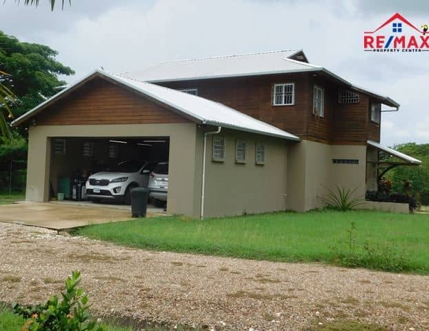 2 Bedroom House + 20 Acres with Guest House and River Frontage. — Aguacate Camp, Belize