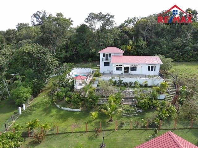 (#2545) – a 2 Bedroom House with Pool and Additional, Separate Guest Bedroom in San Ignacio, Cayo District — San Ignacio, Belize