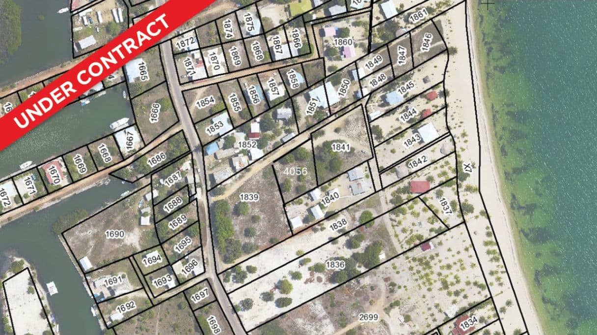 Village lot close to beach — photo 1 of 6