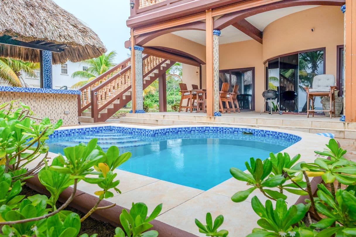 H1028 – Amazing Tuscan Style Villa On The Sea — photo 1 of 29