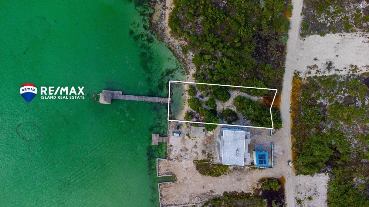 Prime Secret Beachfront Property – Road Access & Established Pier (Ambergris Caye, Belize) — photo 1 of 11