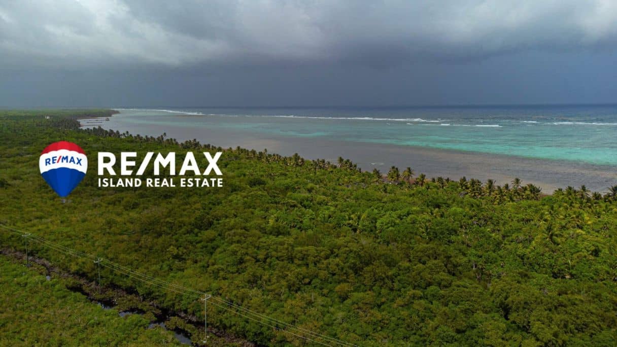 20+ Acre Mega Beachfront Estate – Largest Parcel for Sale in Belize — Ambergris Caye, Belize