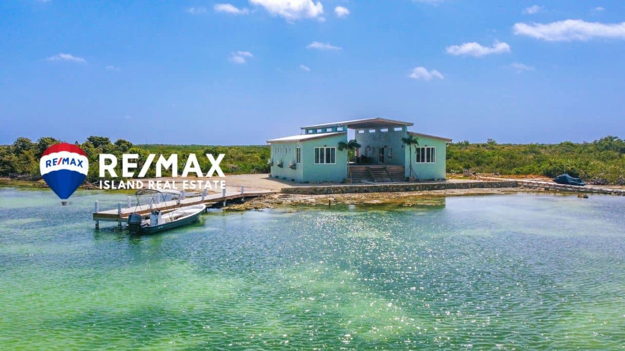 Beachfront Three Bedroom Home with Pool — Ambergris Caye, Belize
