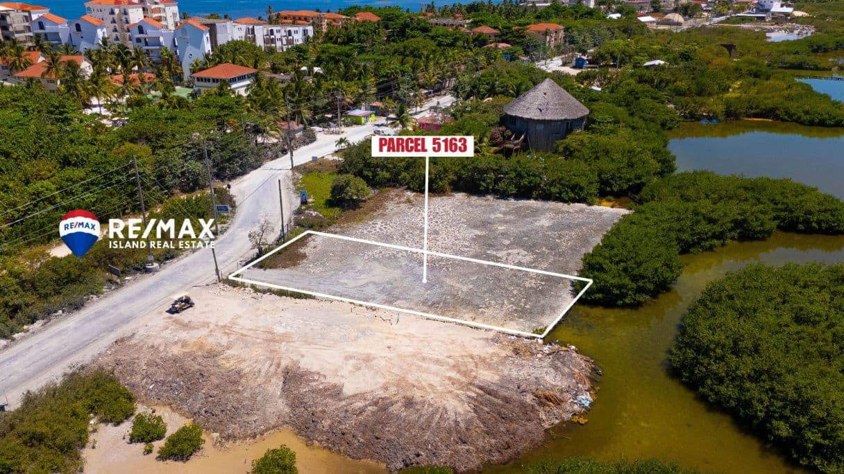 Prime Commercial Lot, 3 Miles North of San Pedro Town, Ambergris Caye, Belize — photo 1 of 5
