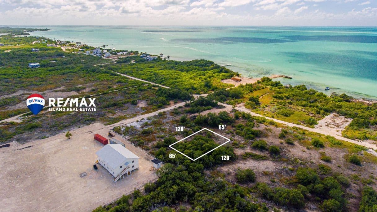 Secret Beach Ambergris Caye Land for Sale – Fourth Row Lot — photo 1 of 4