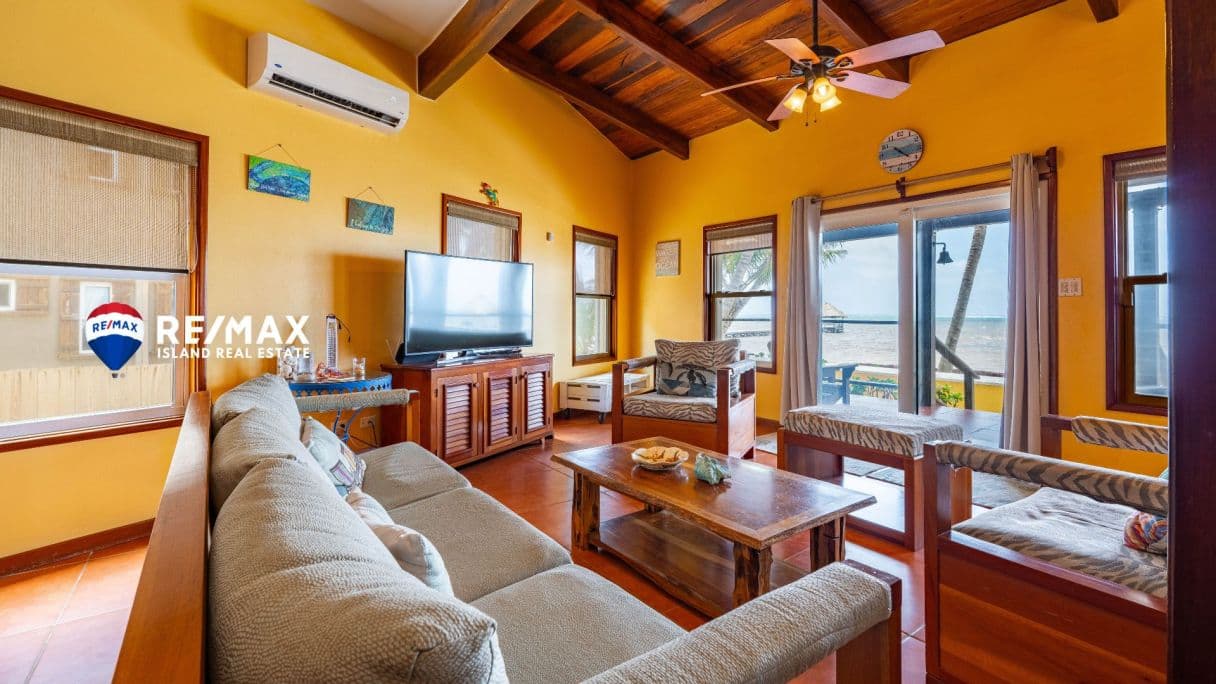 Casa De Bonita Beachfront Home on Ambergris Caye — photo 1 of 32