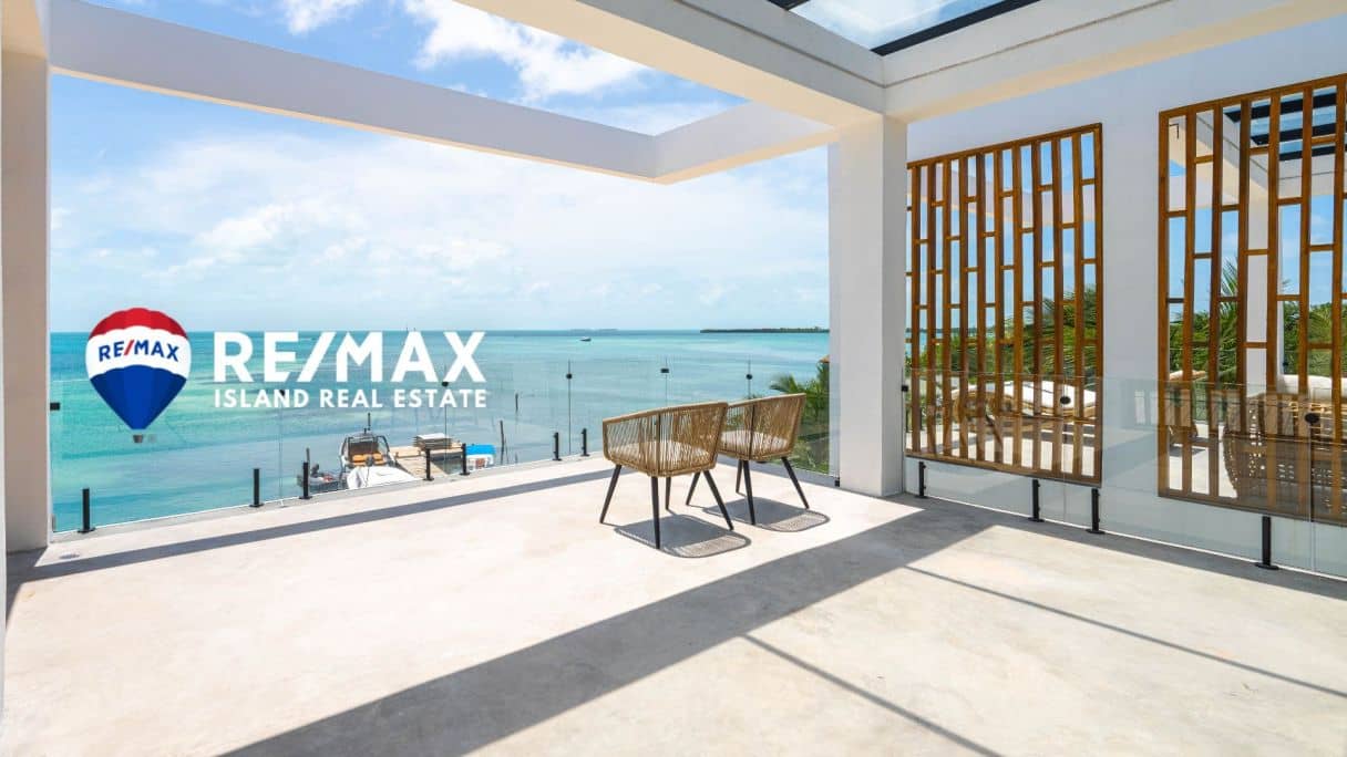 Caye Caulker Beachfront Dream — Caye Caulker, Belize