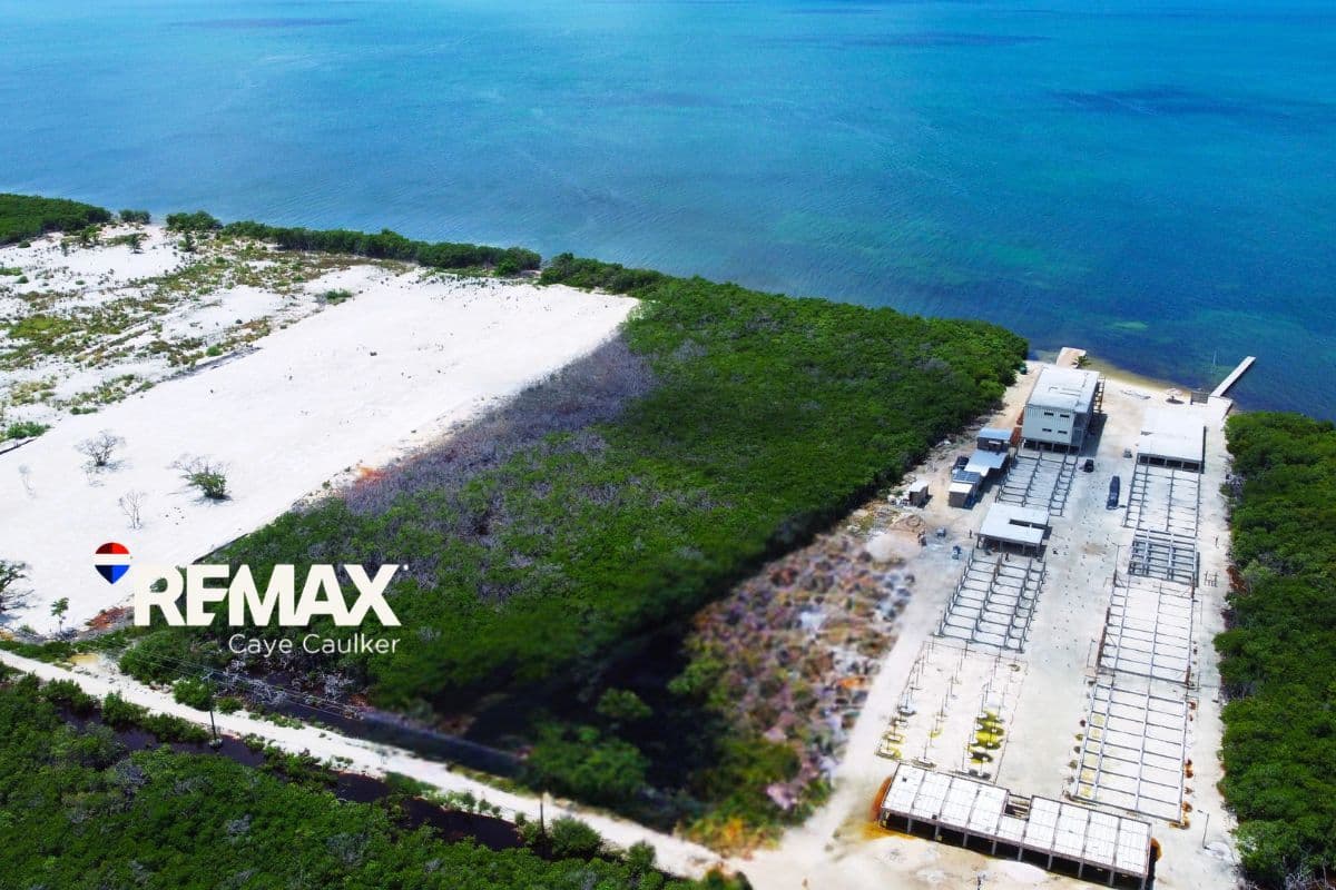 1.85-Acre Oceanfront Property for Sale on North Caye Caulker — photo 1 of 8