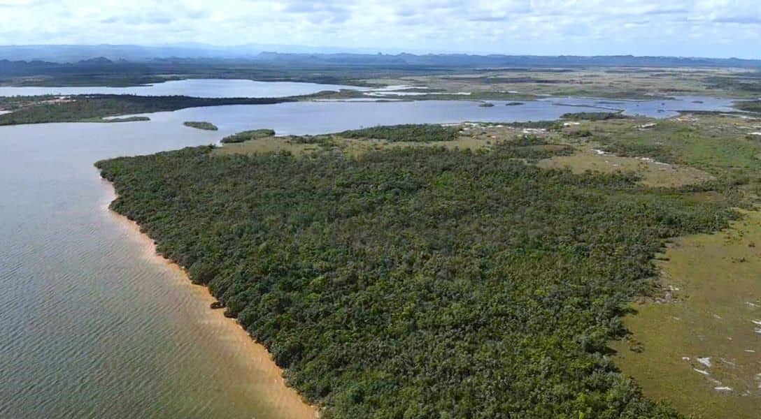 Beautiful Waterfront 200 Acre Subdivision near Gales Point — Gales Point, Belize