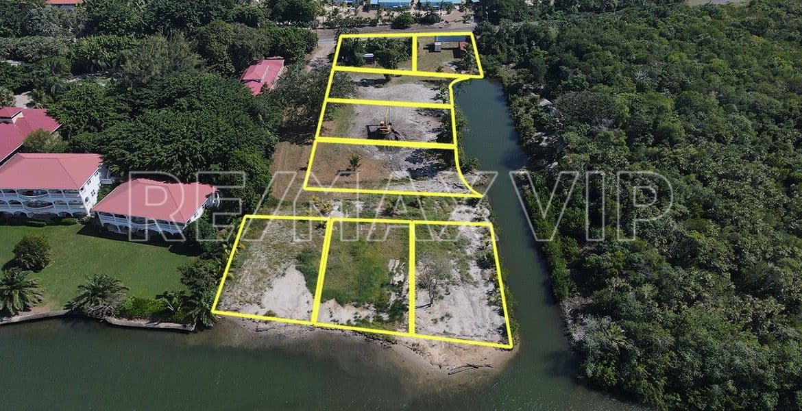 8-Lot Waterfront sub-division in Maya Beach — photo 1 of 4