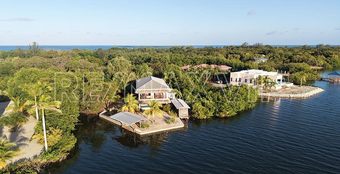 Exquisite 3 Bedroom Waterfront Home — photo 1 of 10