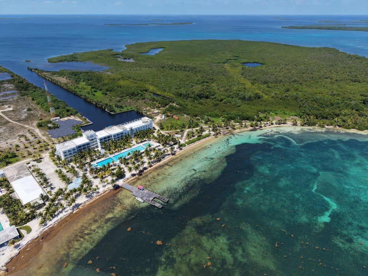 Island Resort with Private Jet Runway for Sale — Belize, Belize