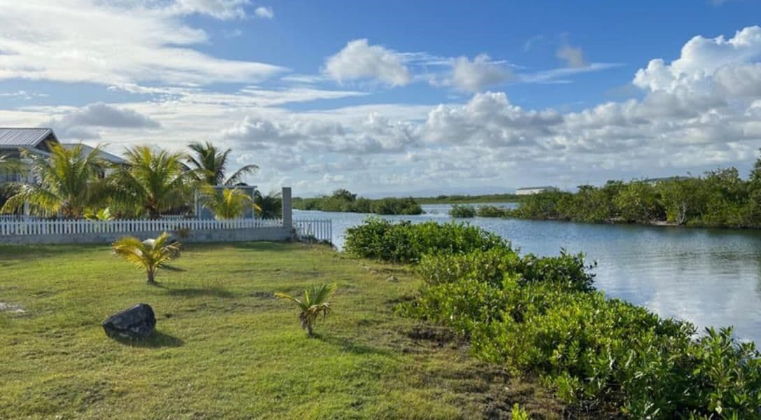 Double Waterfront Lot with Multiple Homes — photo 1 of 8