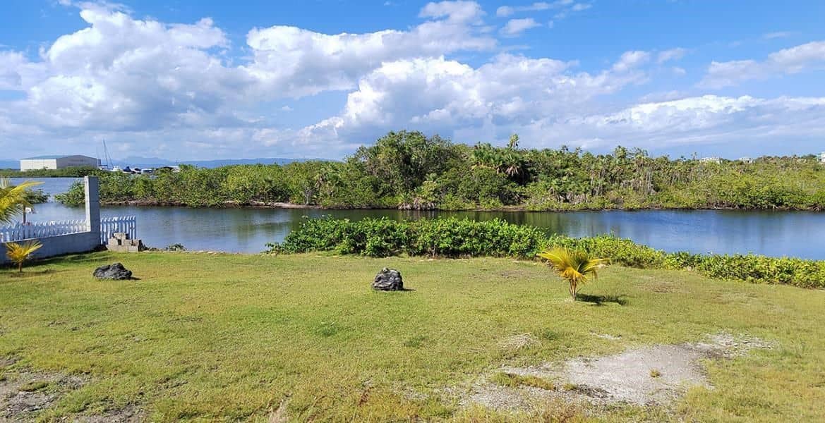 One of a kind waterfront lot in Vista Cove — Placencia, Belize