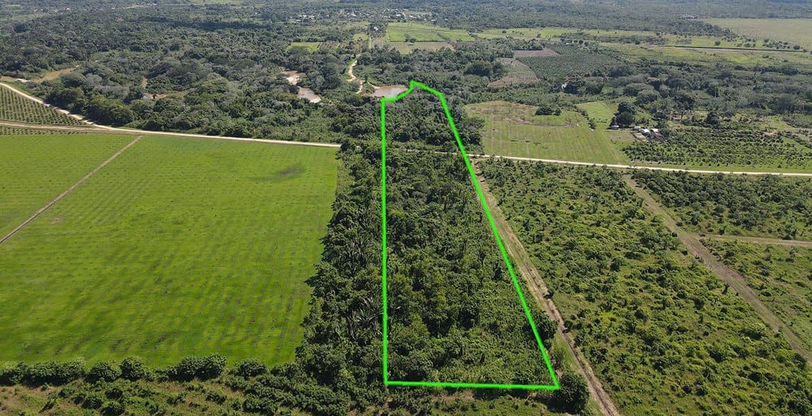 Exclusive Riverfront Jungle Retreat: 11 Acres on the North Stann Creek River — Sarawina, Belize
