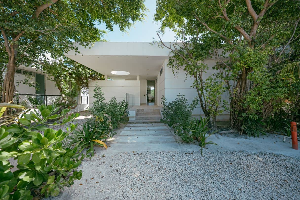 Luxury Canal Front Residence in Mahogany Bay Village — Ambergris Caye, Belize