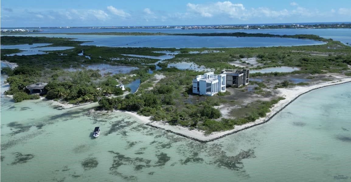 1.48 Acre Beach Front Lot on West Coast & Platinum Coast Ambergris Caye — photo 1 of 13