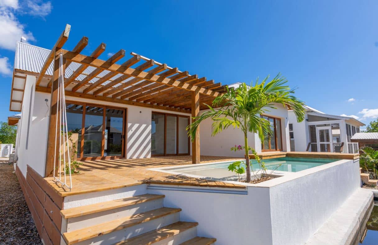 Luxury Waterfront Villa with Pool and Boat Slip — Ambergris Caye, Belize