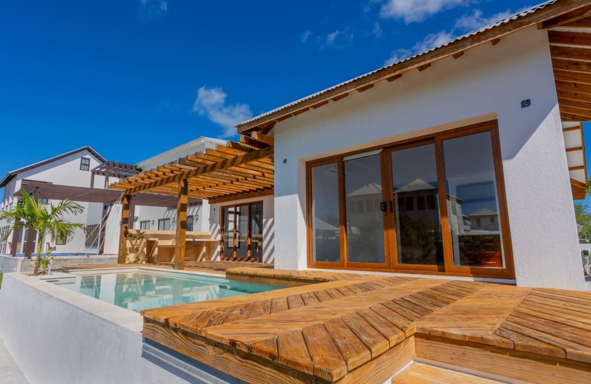 Luxury Canal-Front Oasis in Mahogany Bay — photo 1 of 19