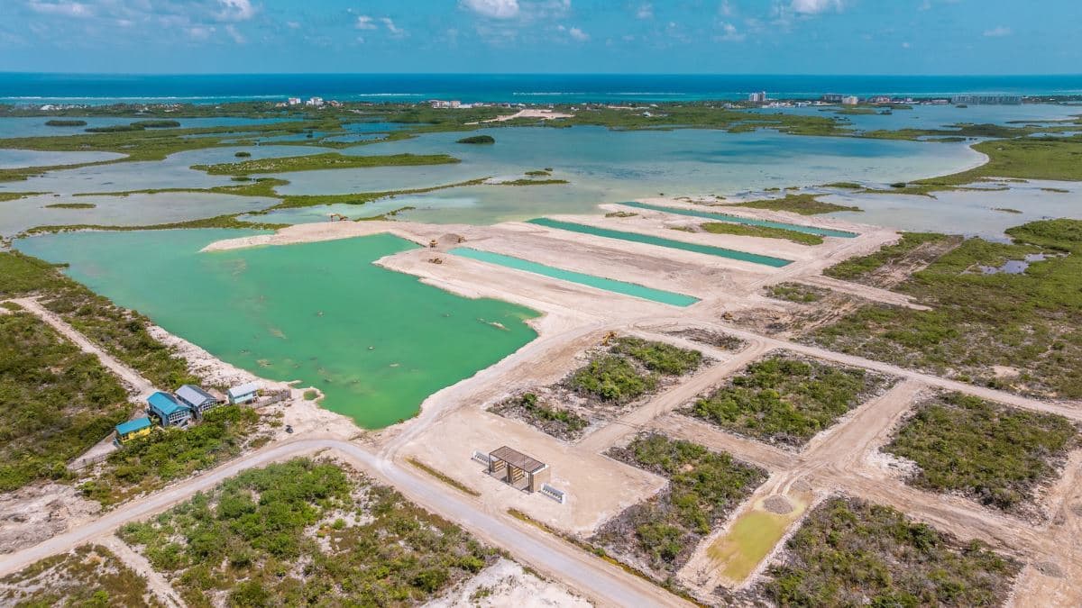 Waterfront Canal Lots with Financing Ambergris Caye — photo 1 of 17