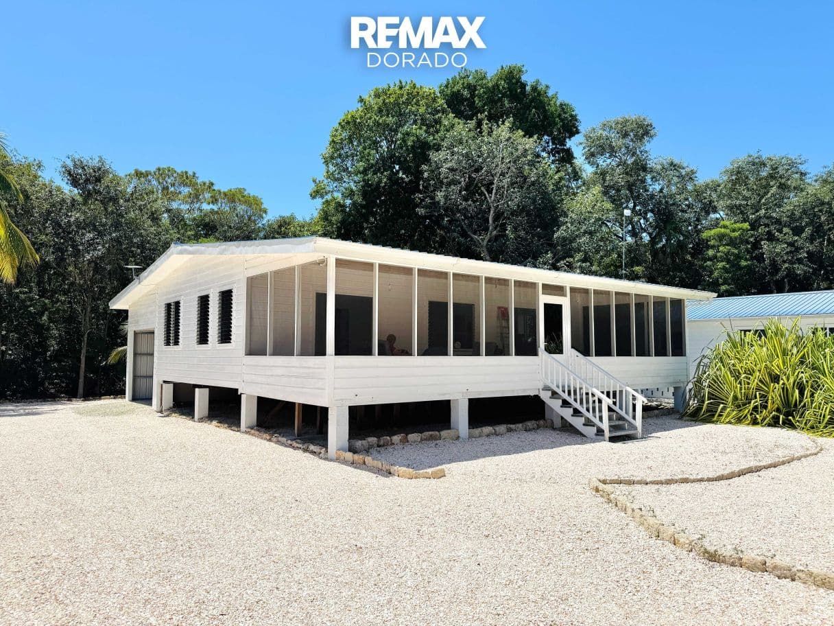 Corozal Bungalow for Sale — photo 1 of 15