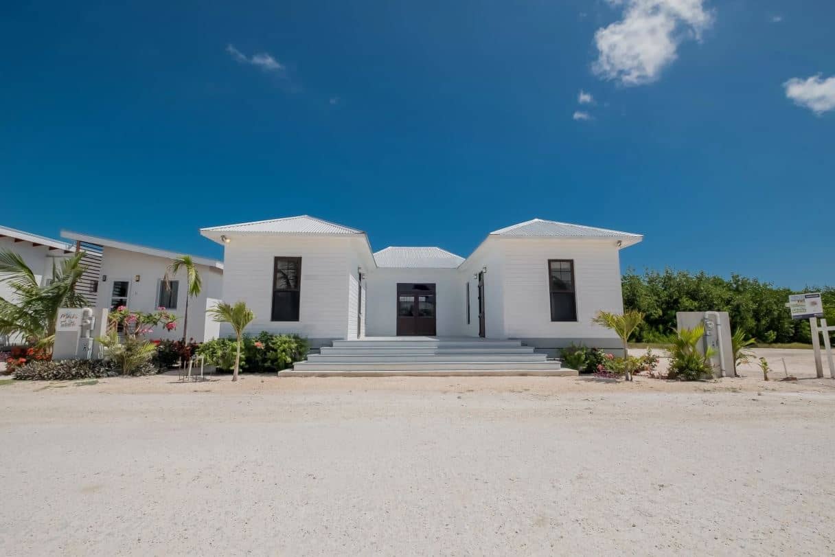 Fully Furnished Turtleback-Style Home with Pool & BTB License – Mahogany Bay Village — San Pedro, Belize
