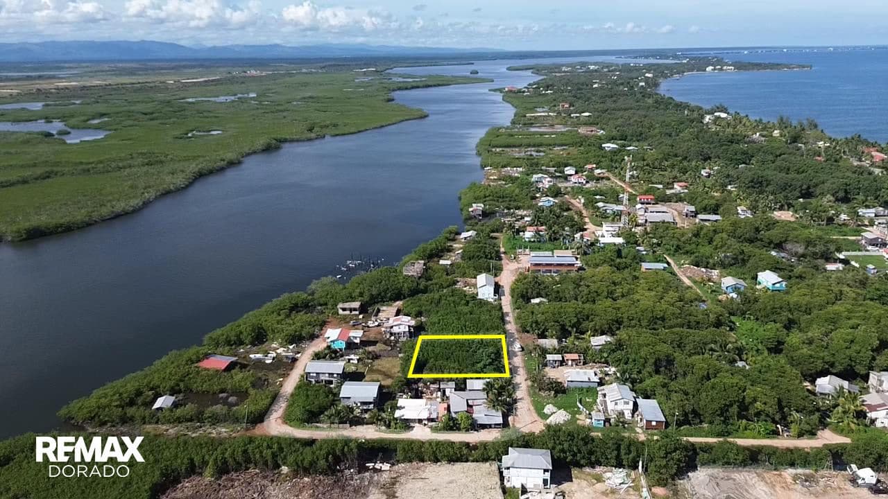 Lagoon View – Vacant Land, Placencia — photo 1 of 4